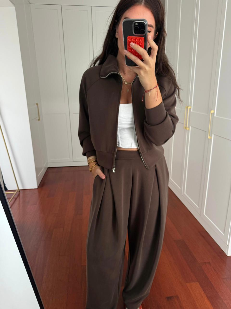 Brown scuba set
