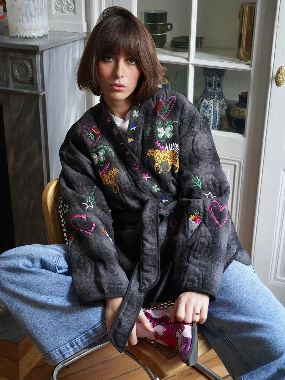 Jacket embroidery black