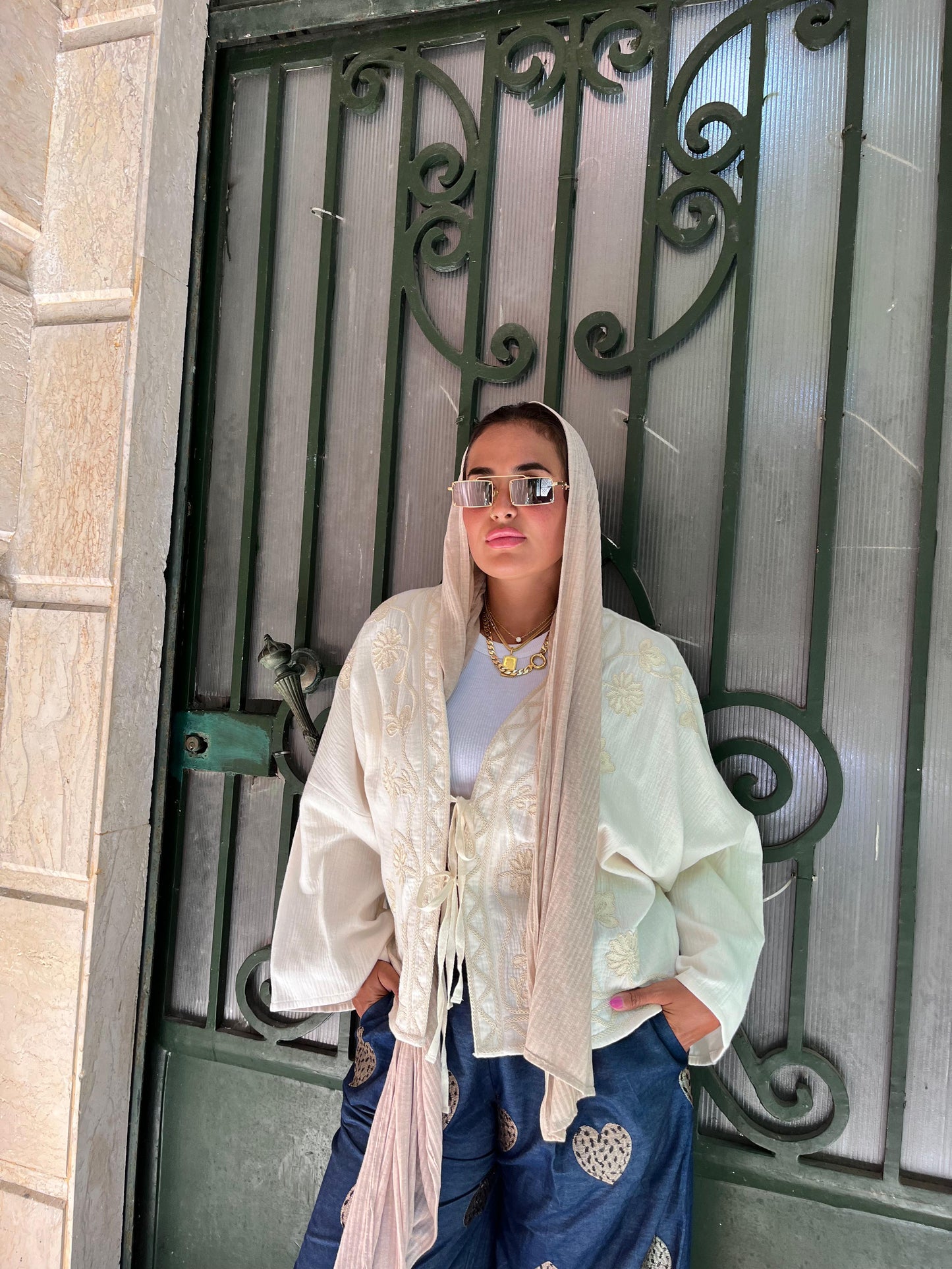 Cardigan Embroidered Beige Flower