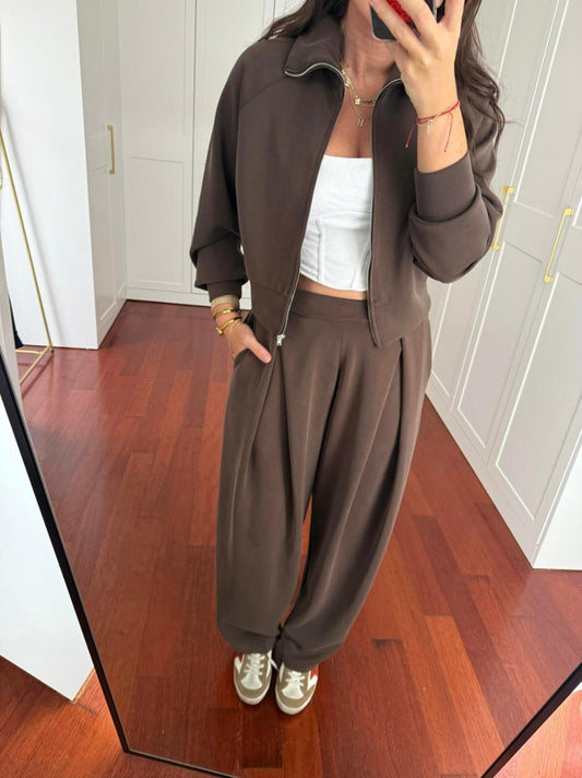Brown scuba set