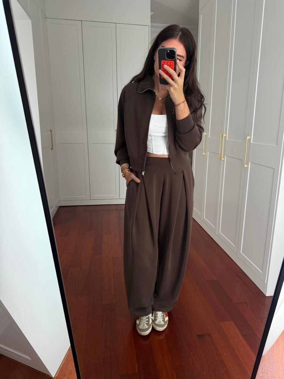 Brown scuba set