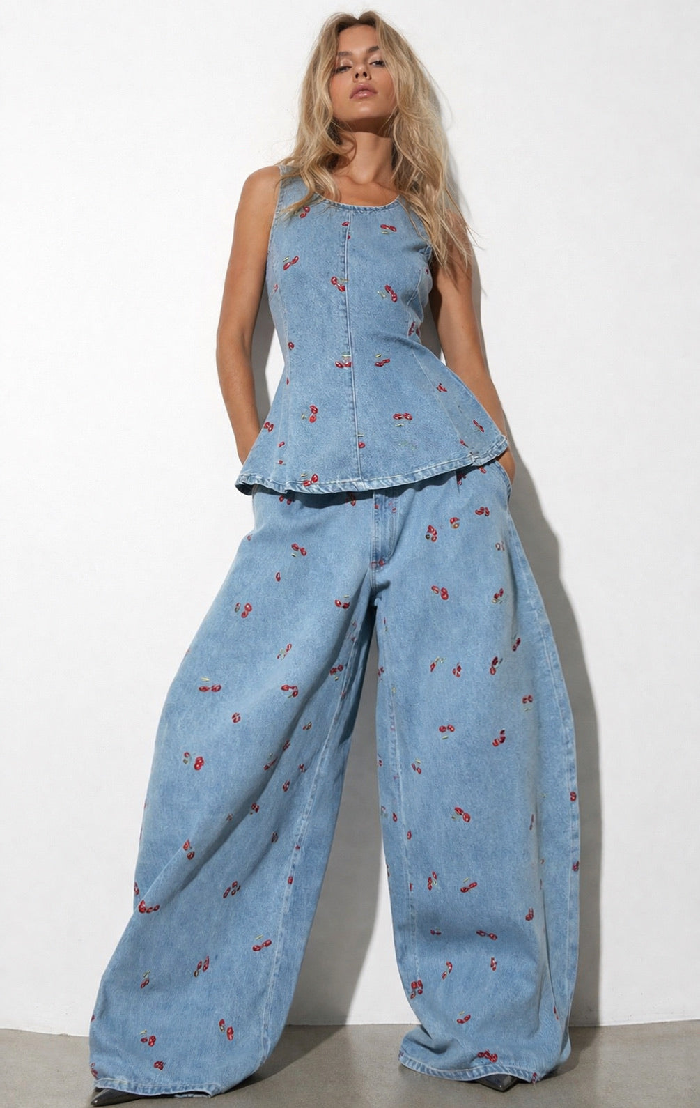 Set blue cherry