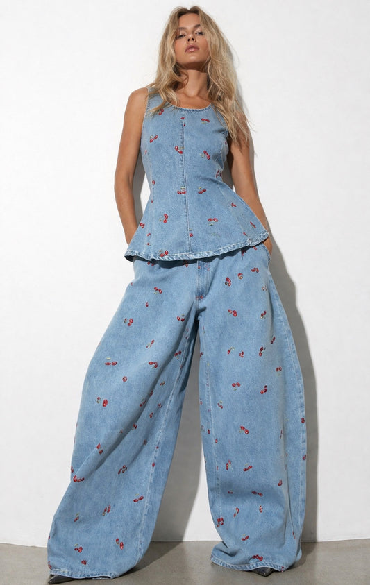 Set blue cherry