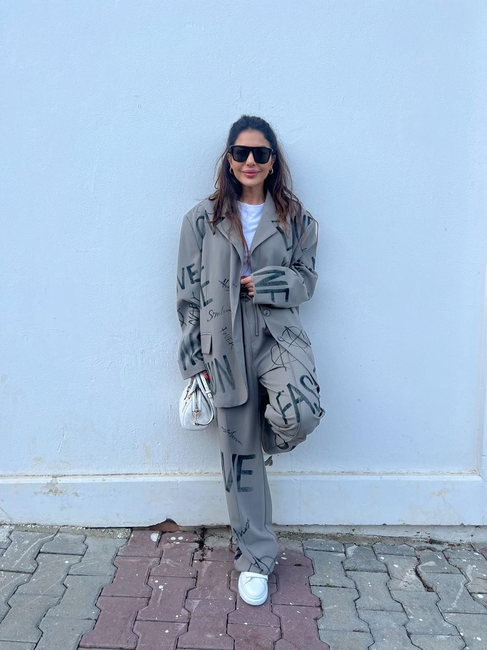 Set blazer grey letters