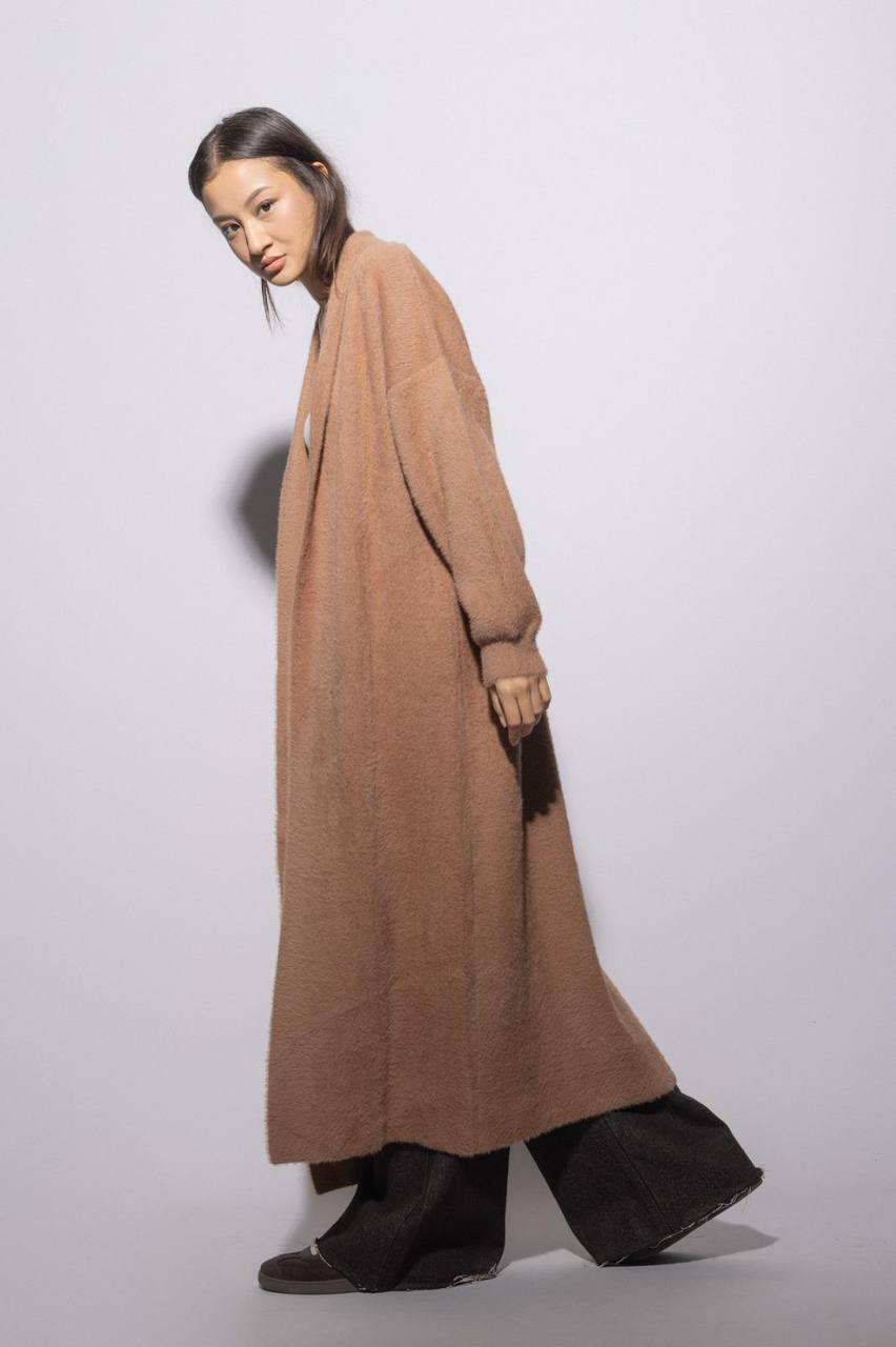 Cardigan Fur cafe light