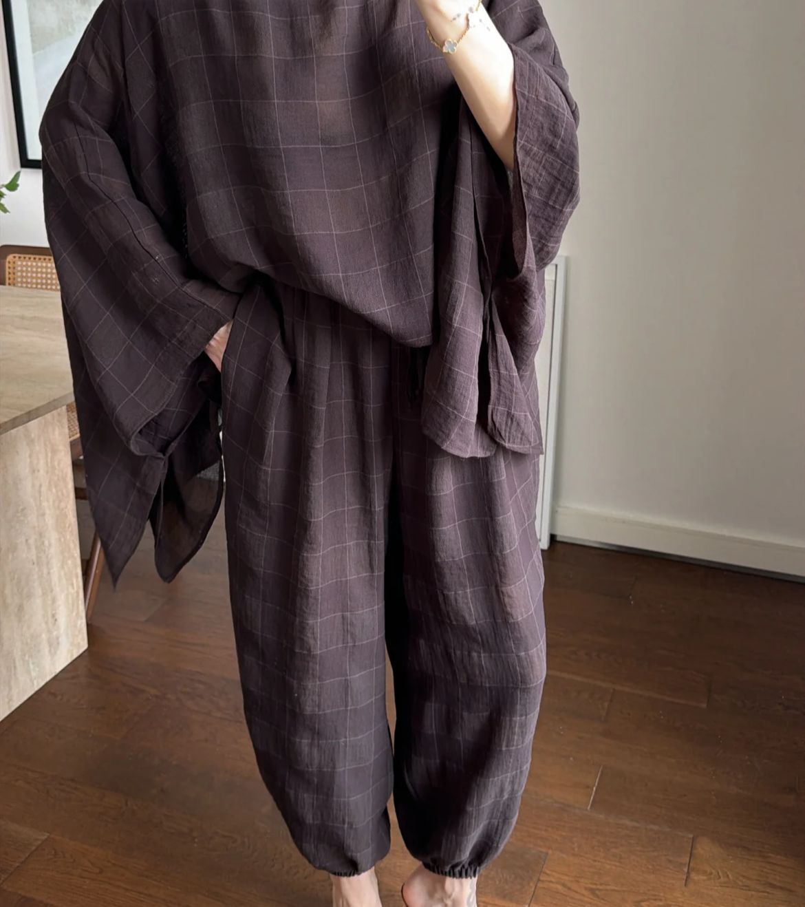Set brown checkered
