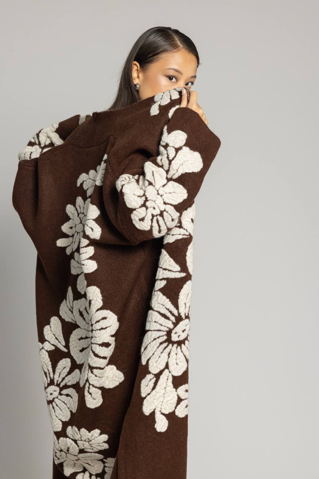 Cardigan embroidery brown