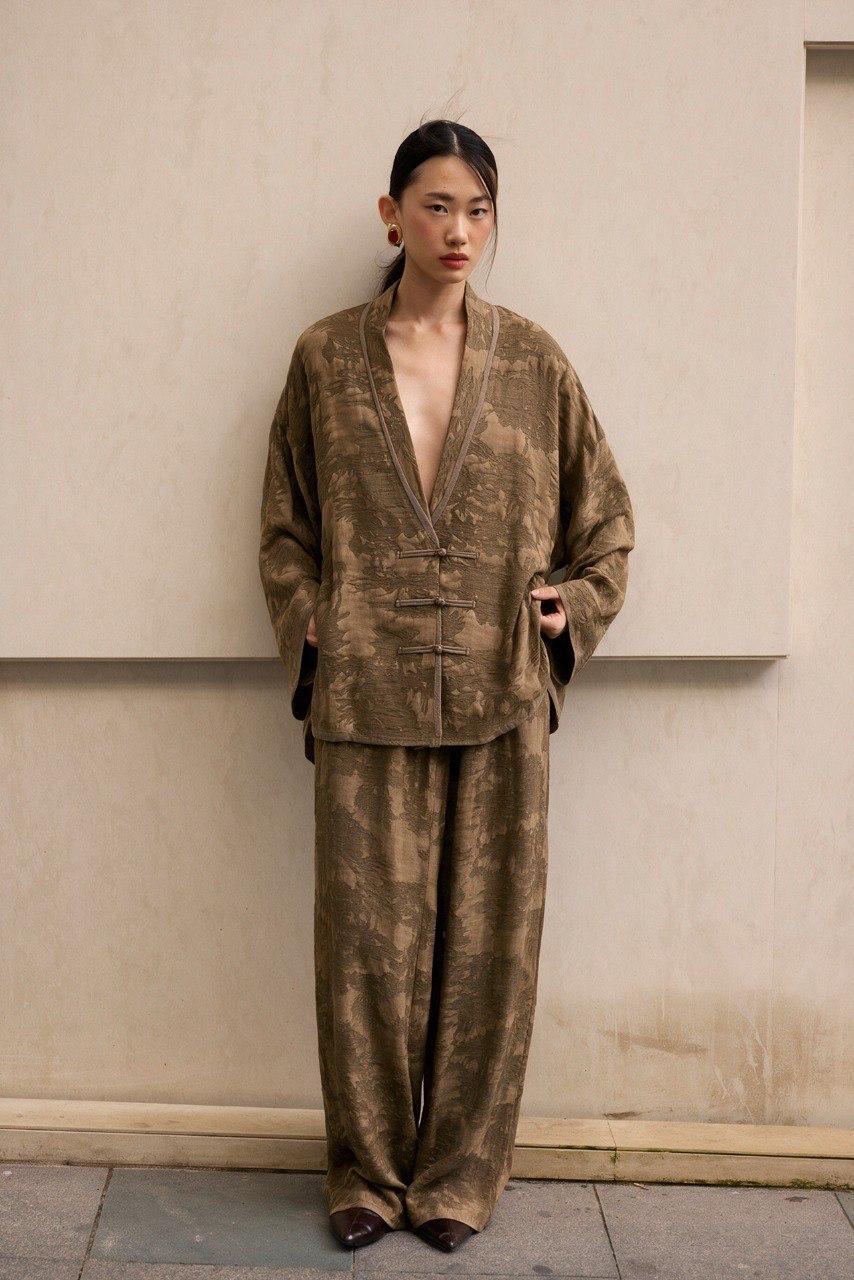 Set olive embroidered suede tang