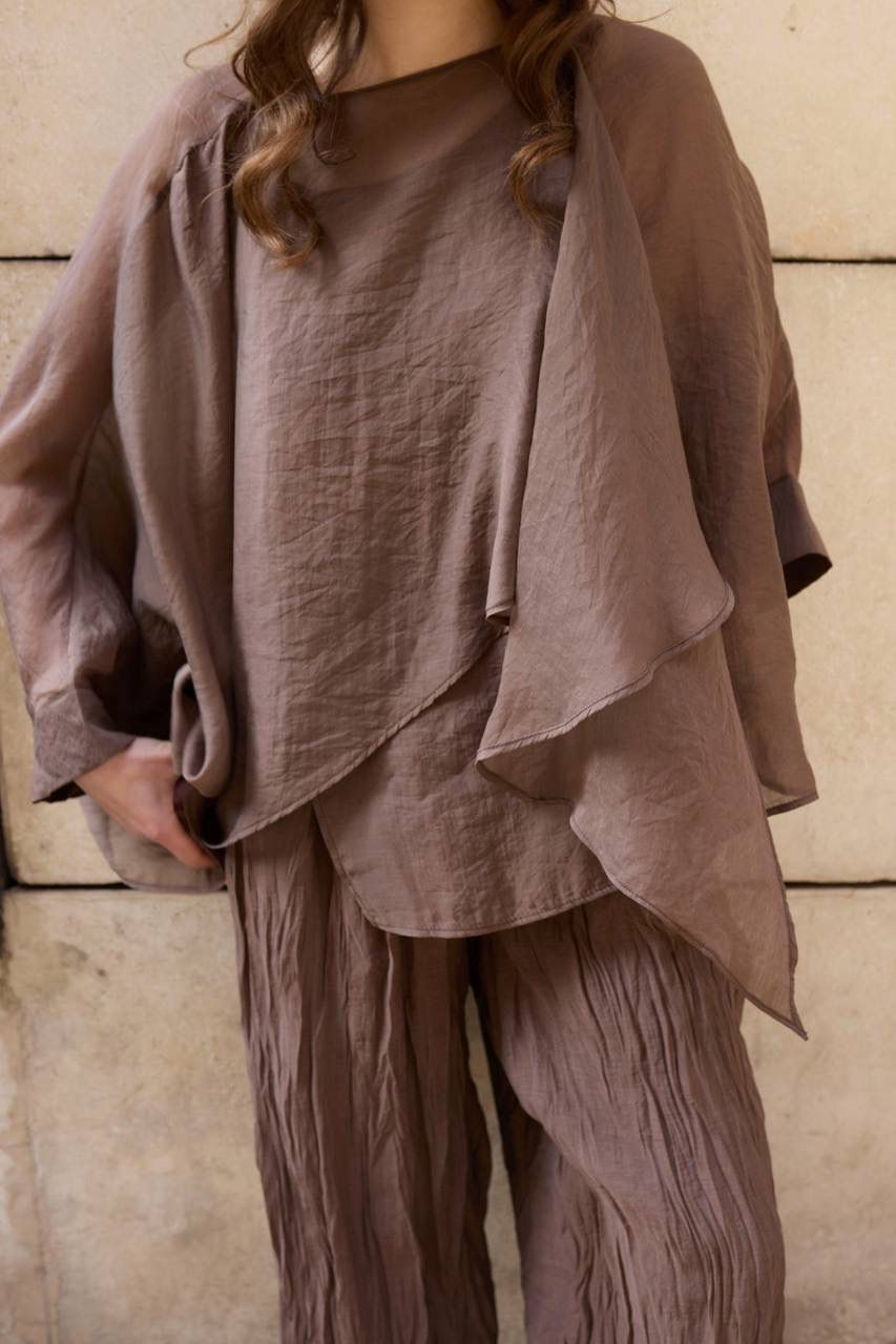 Shirt brown ruffels