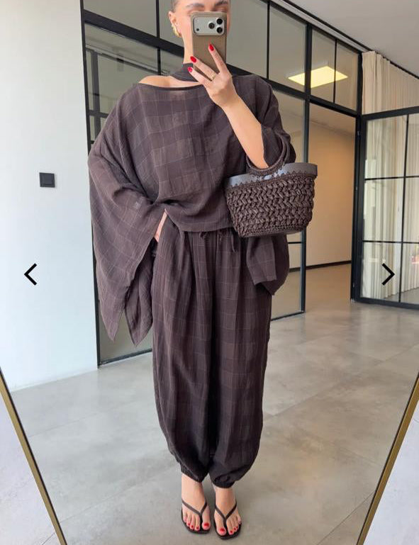 Set checkered brown