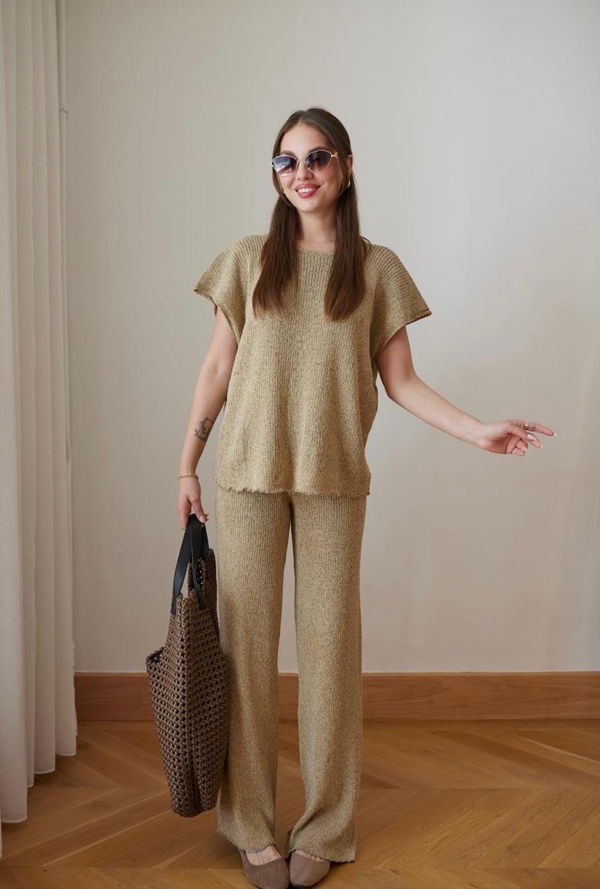 Set beige knitting