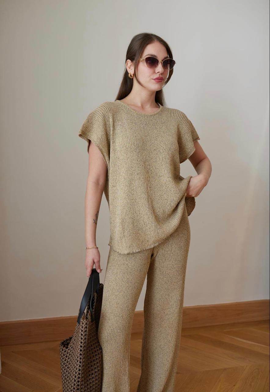 Set beige knitting