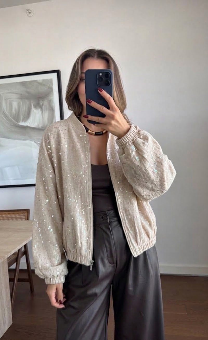 Shirt beige sequins