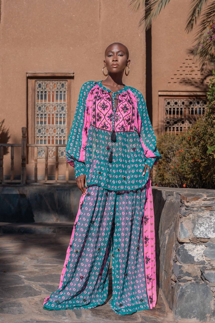 Set floral pattern