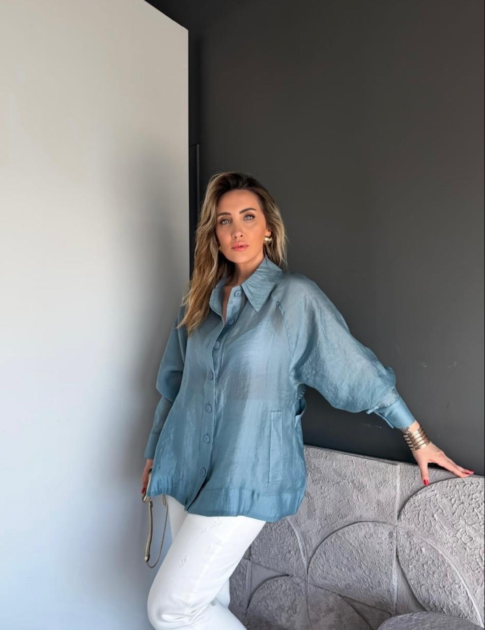 Shirt blue ruffels