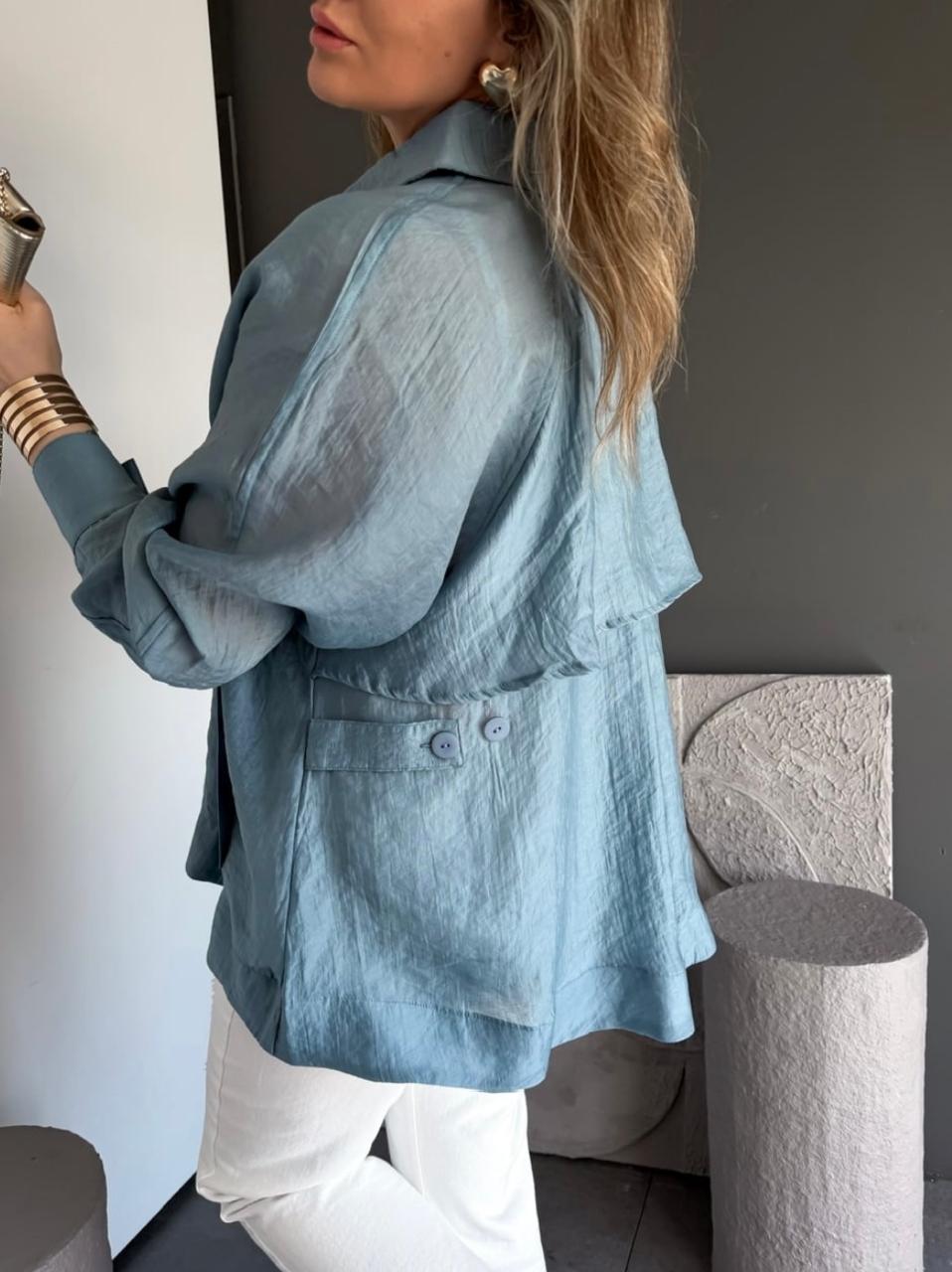 Shirt blue ruffels