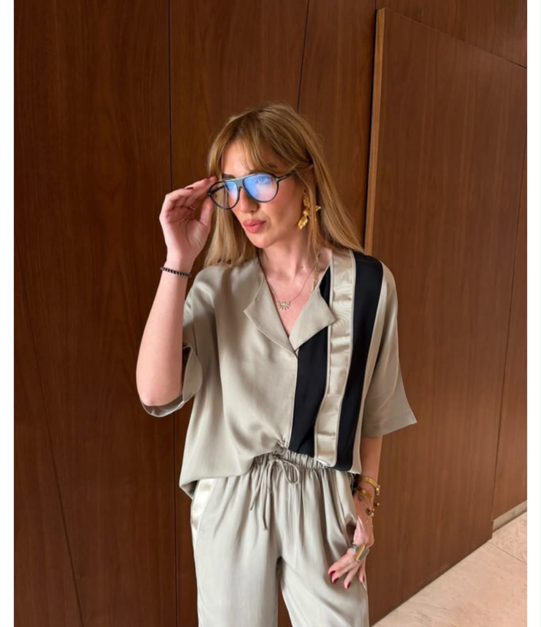 Set beige two lines