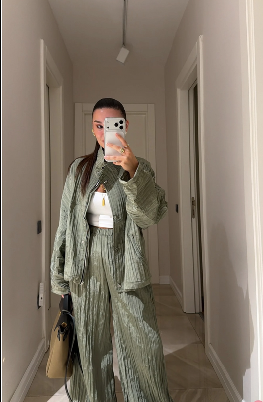Set olive pleated
