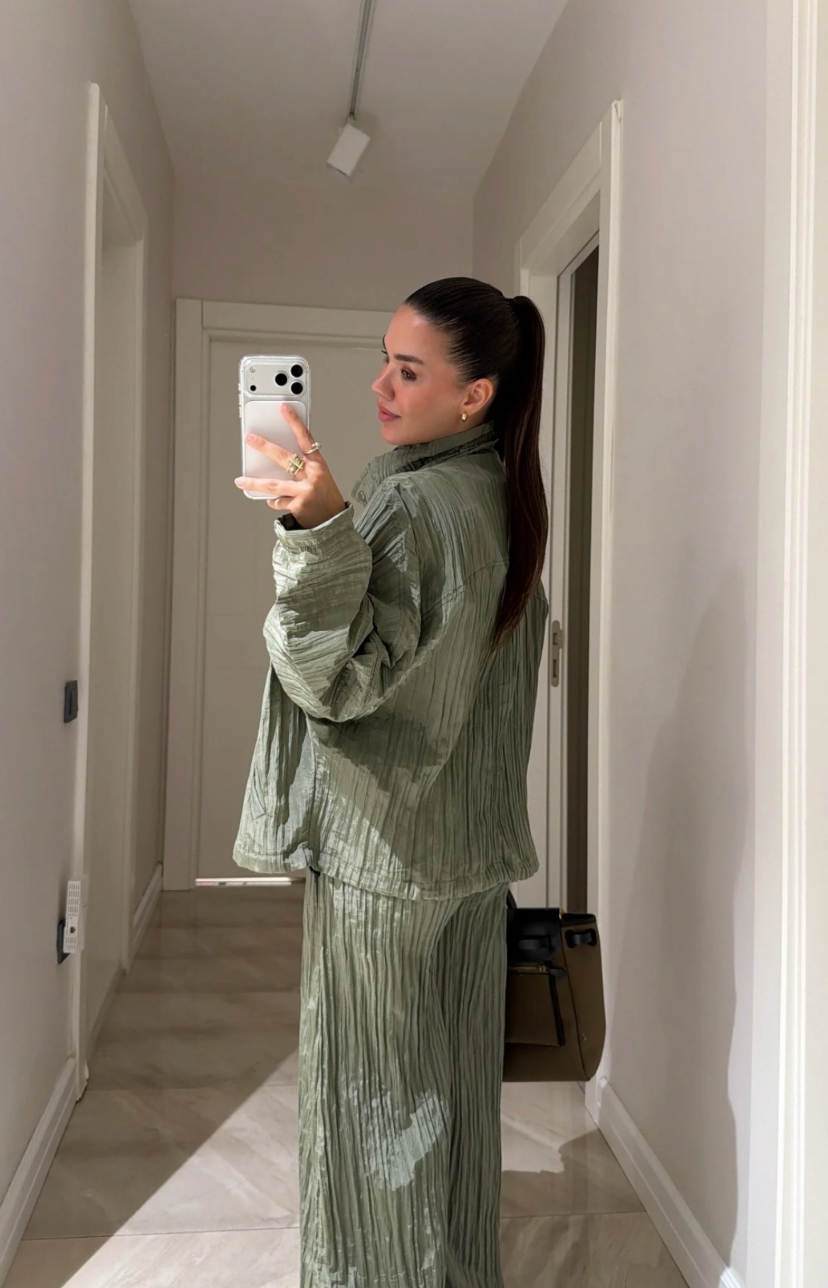 Set olive pleated