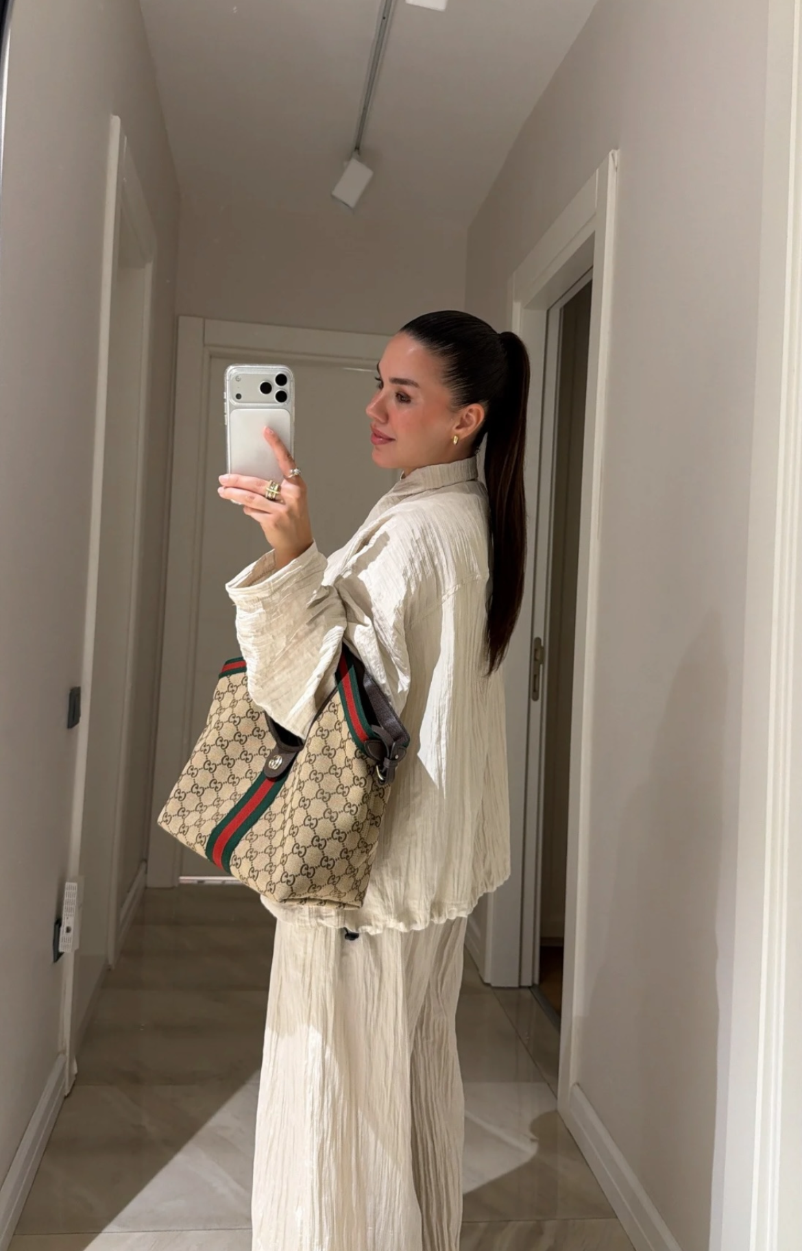 Set off white pleated