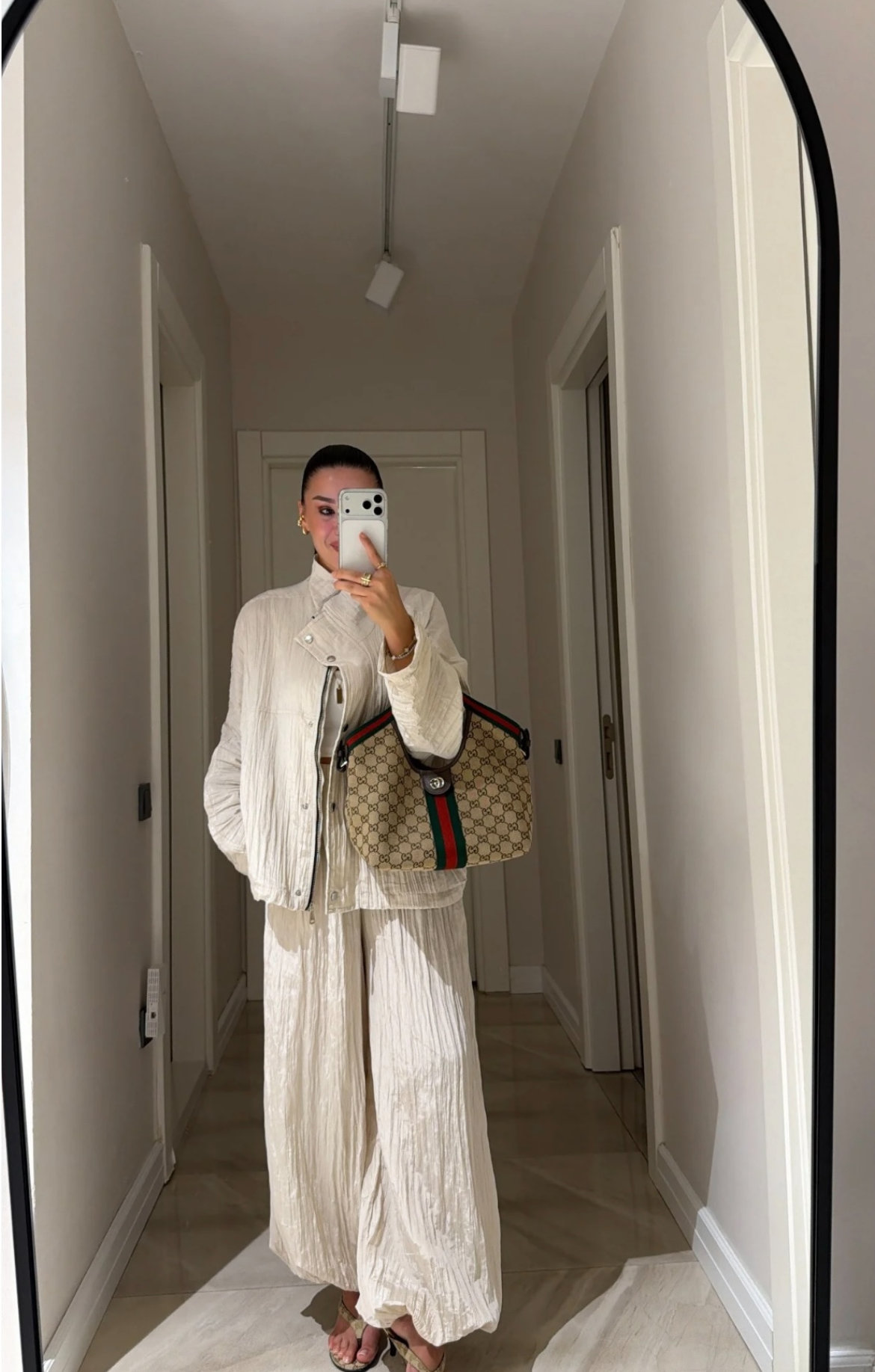 Set off white pleated