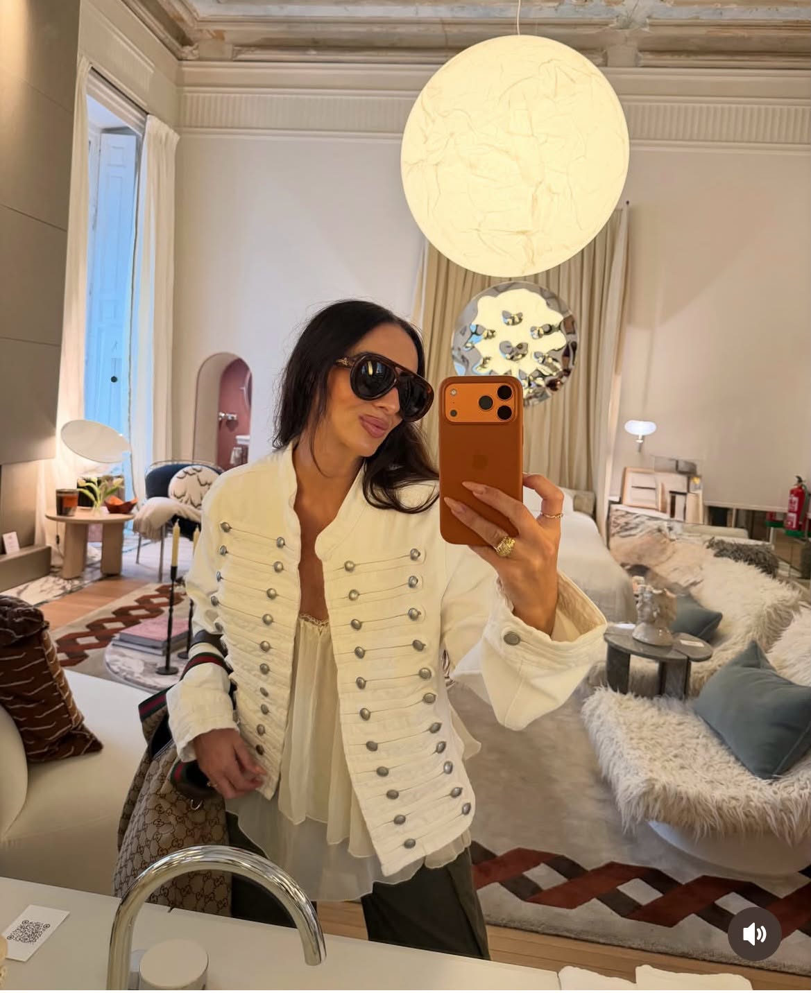 Jacket offhwite napoleon