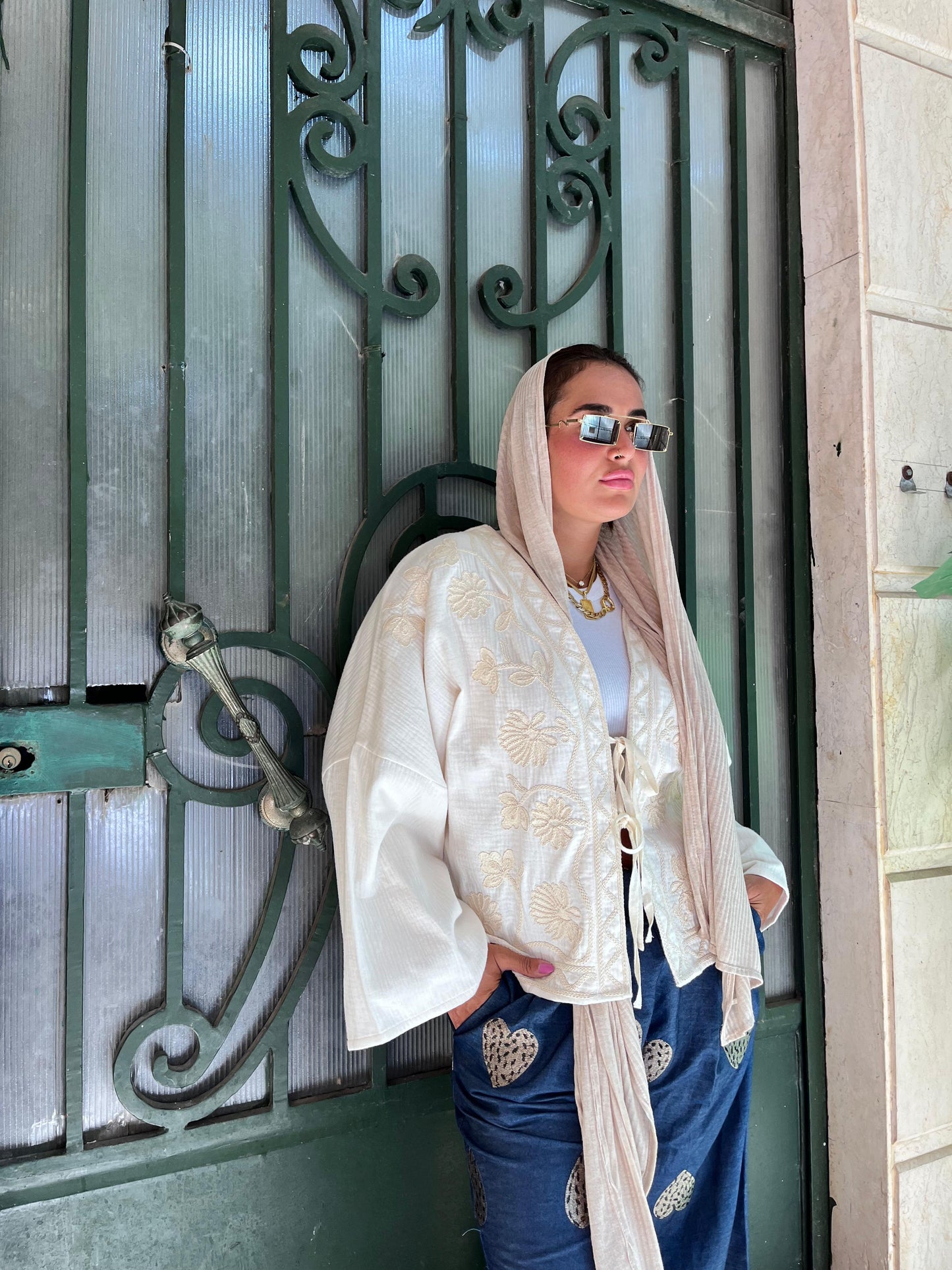Cardigan Embroidered Beige Flower