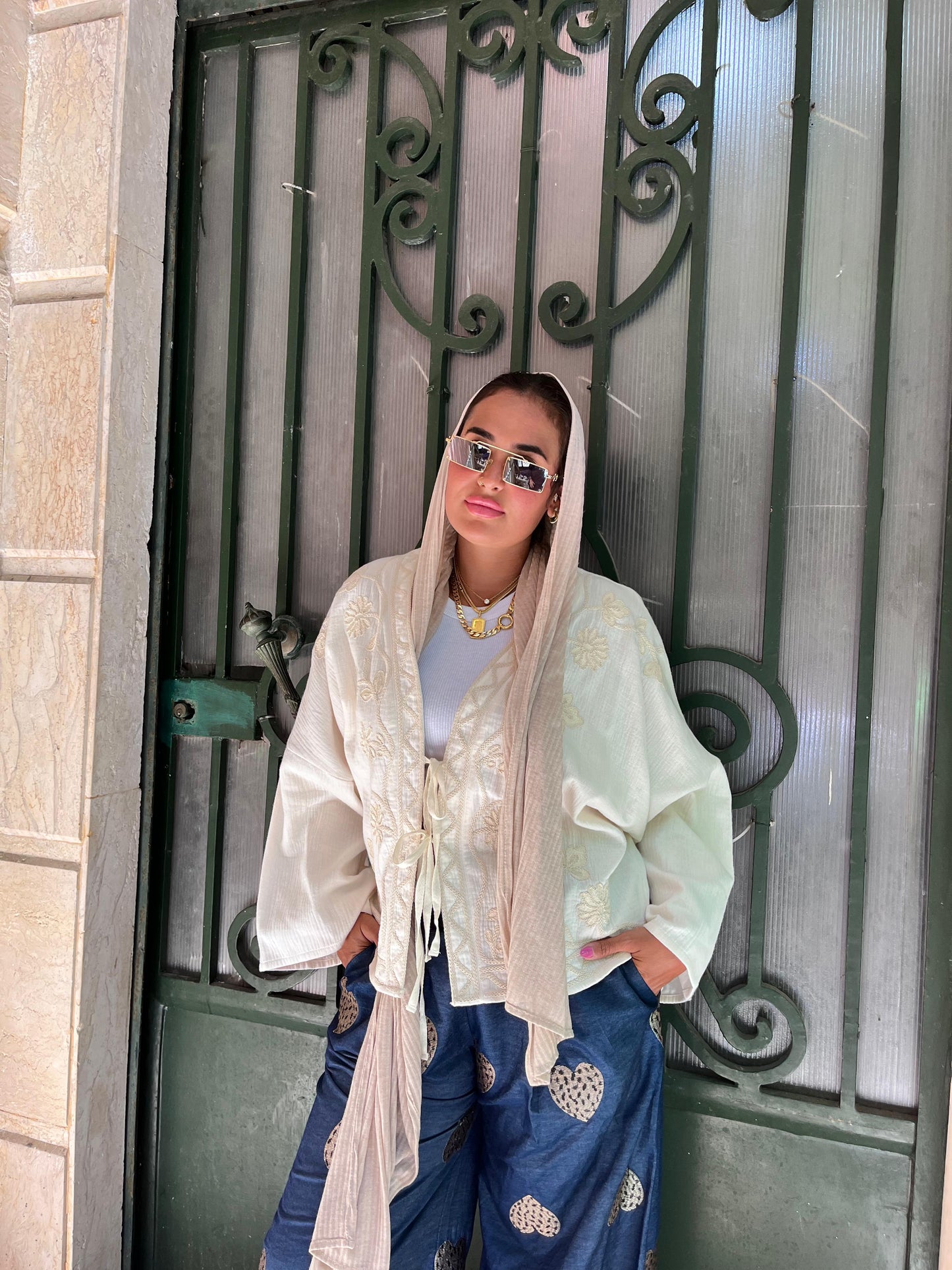 Cardigan Embroidered Beige Flower