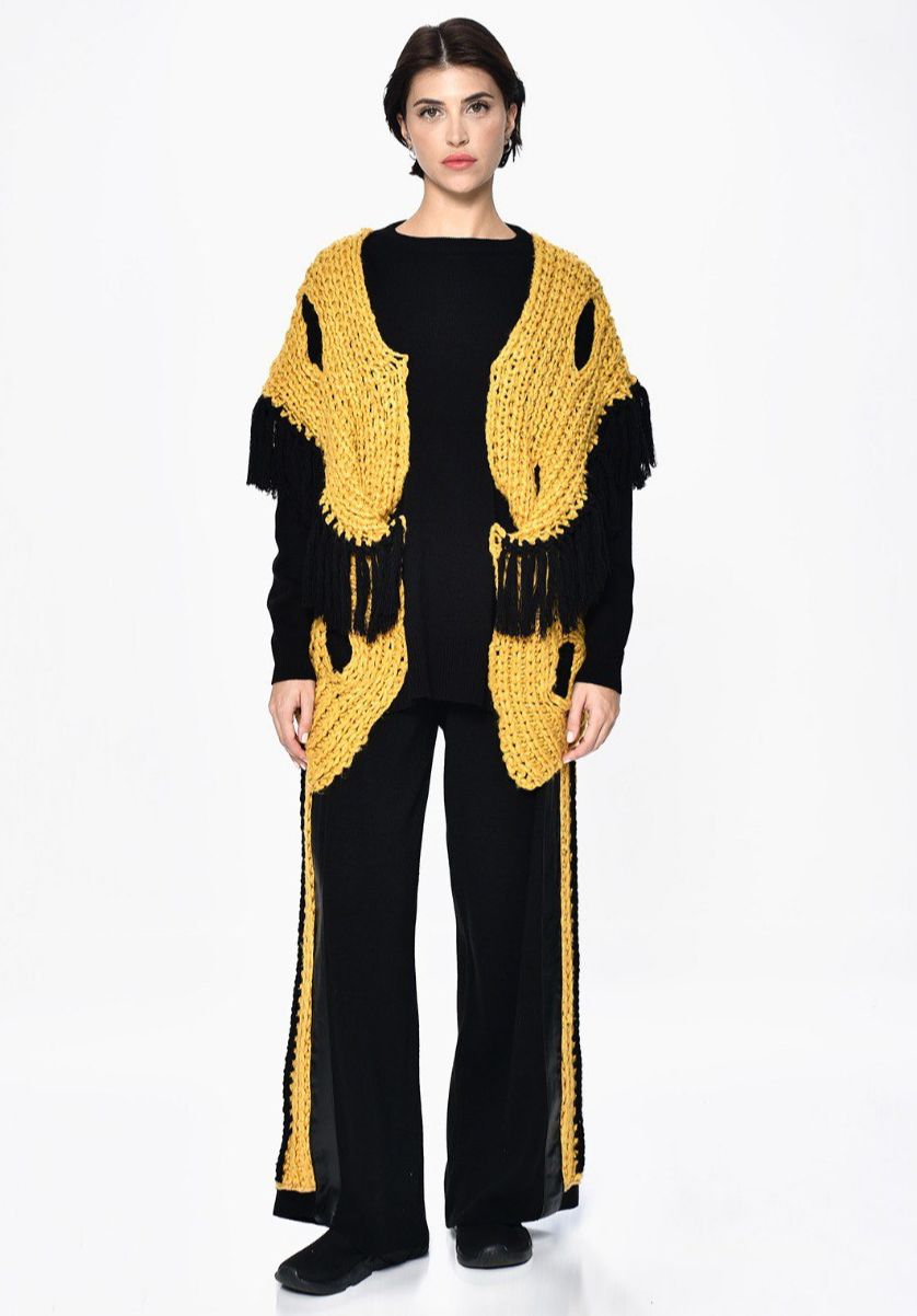 Pullover Black Mustard Crochet